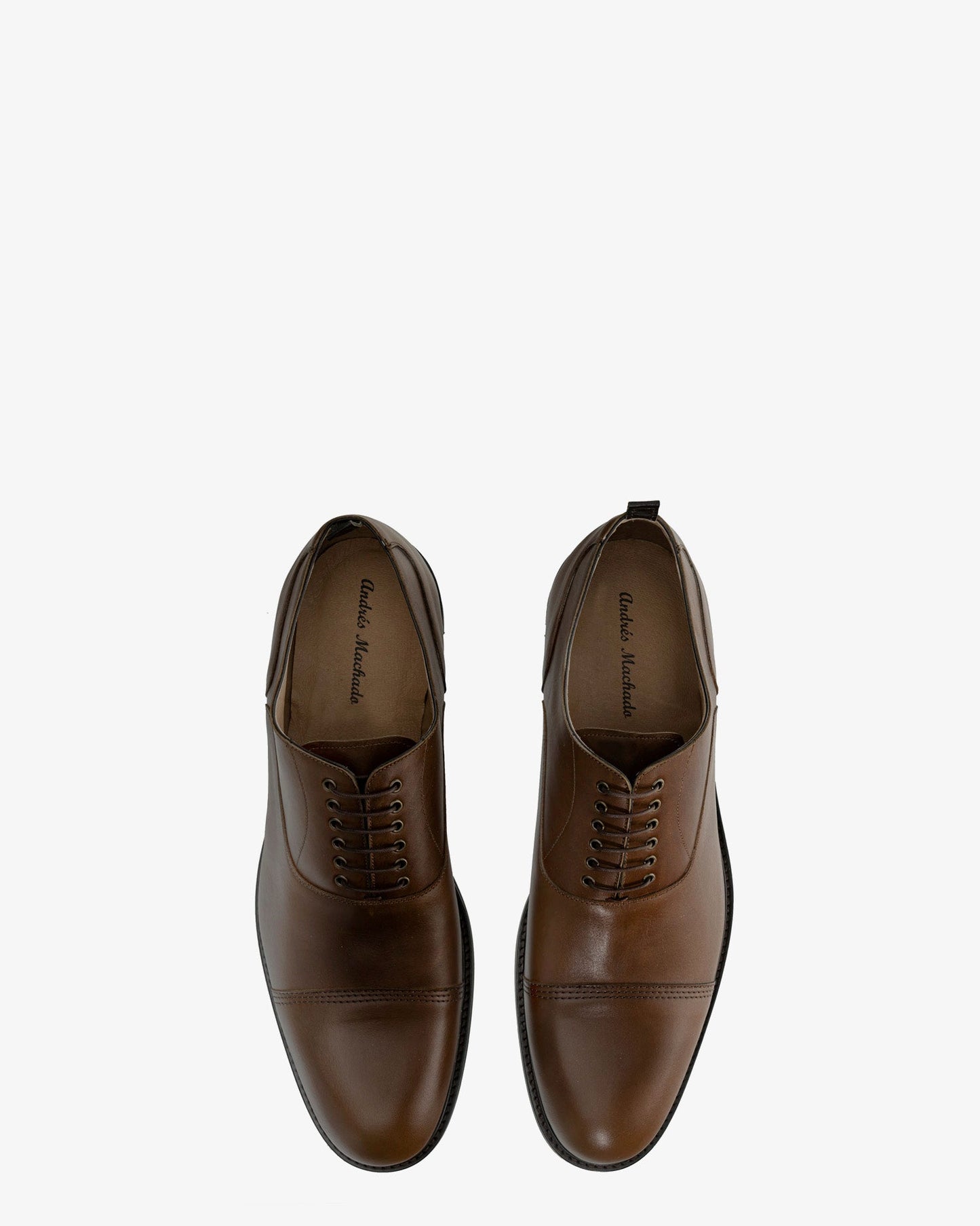 Zapatos estilo oxford en cuero de color marron