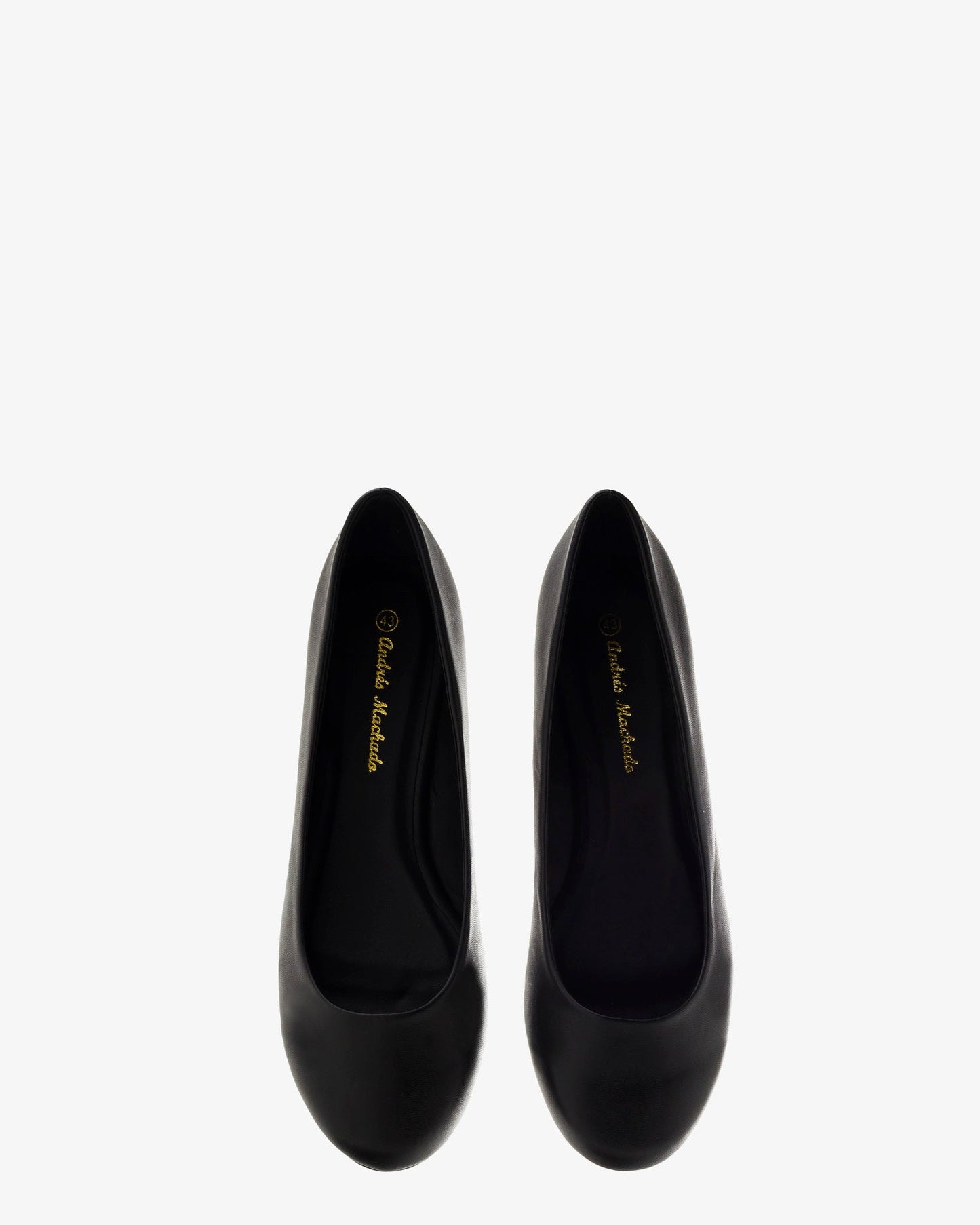 Classic ballet flats in soft black