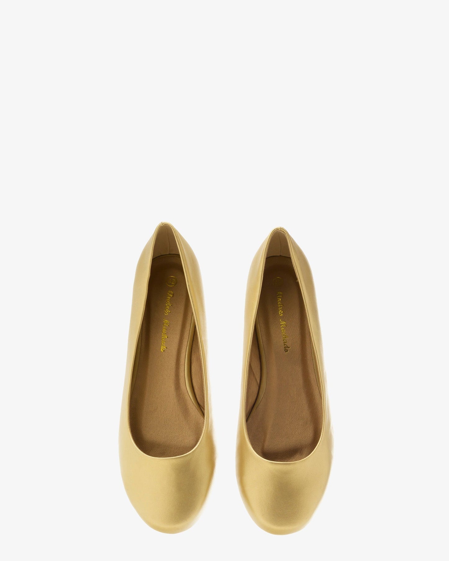 Classic ballet flats in soft gold
