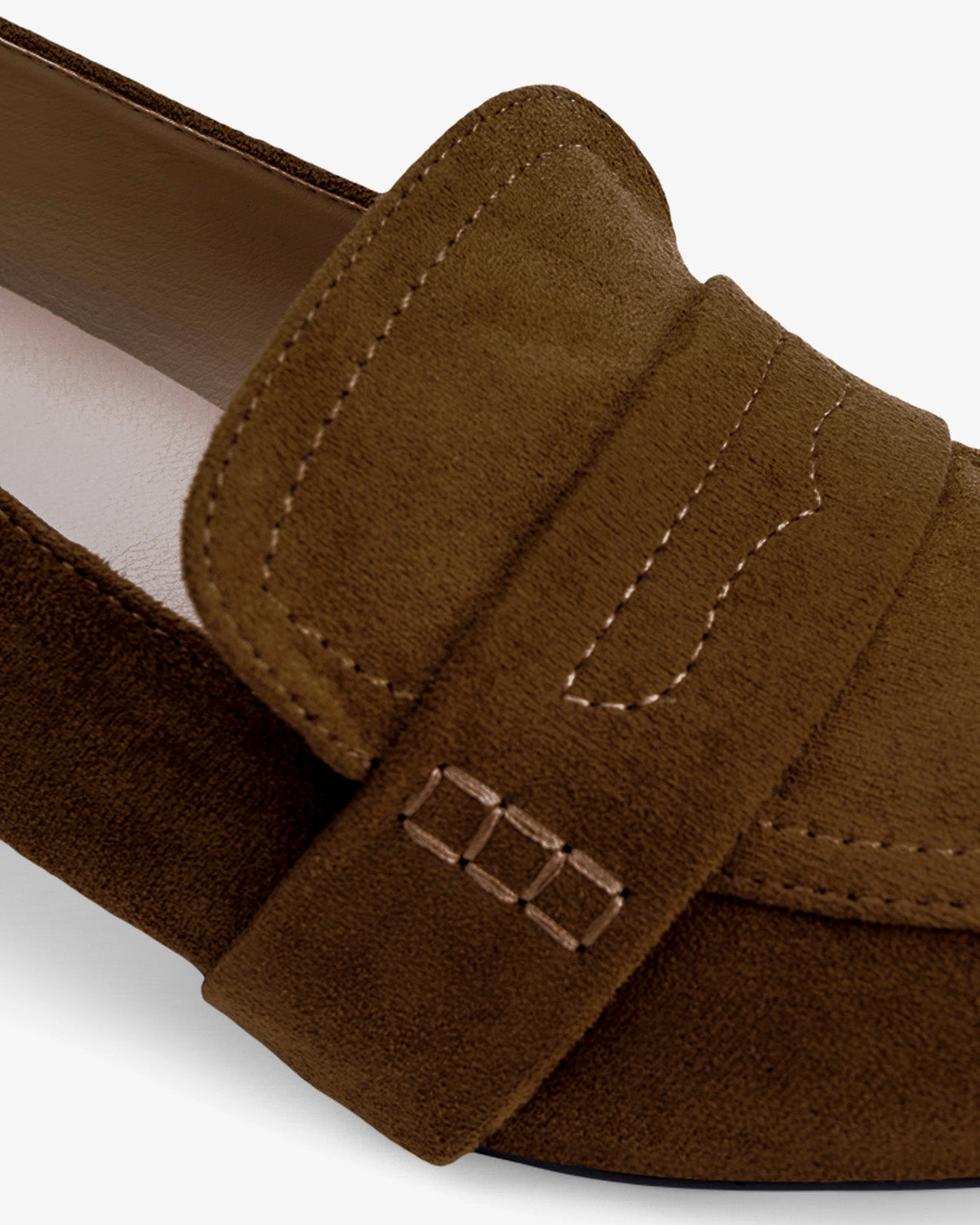 Mocasín tacón ante camel