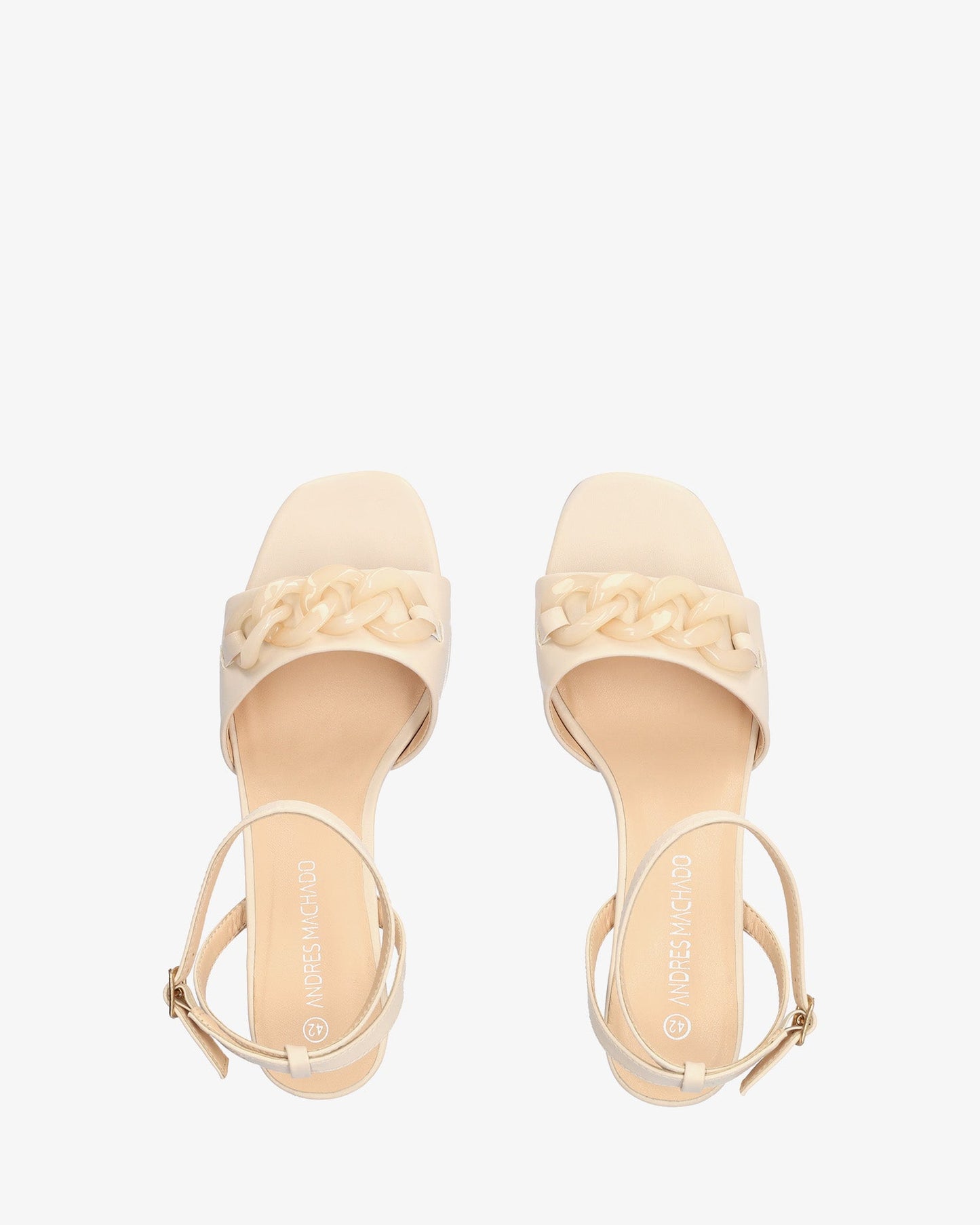 Sandalia en soft color crema