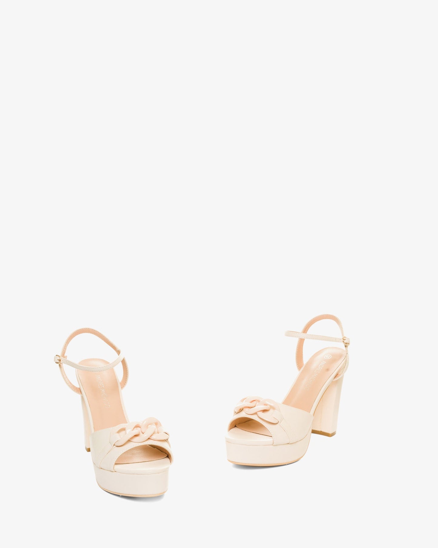 Sandalia en soft color crema