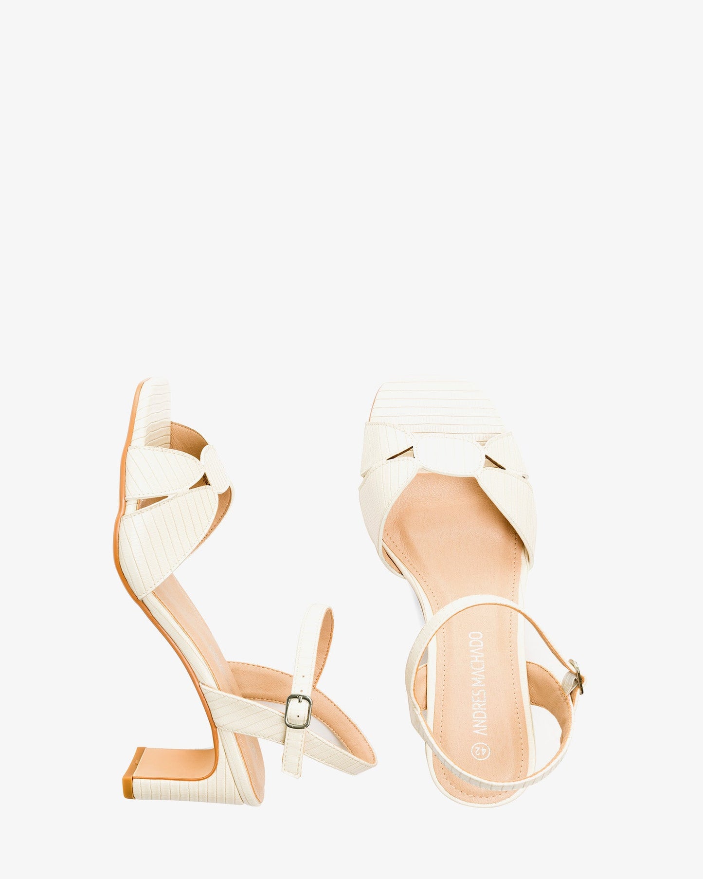 Sandalia en soft con grabado blanco