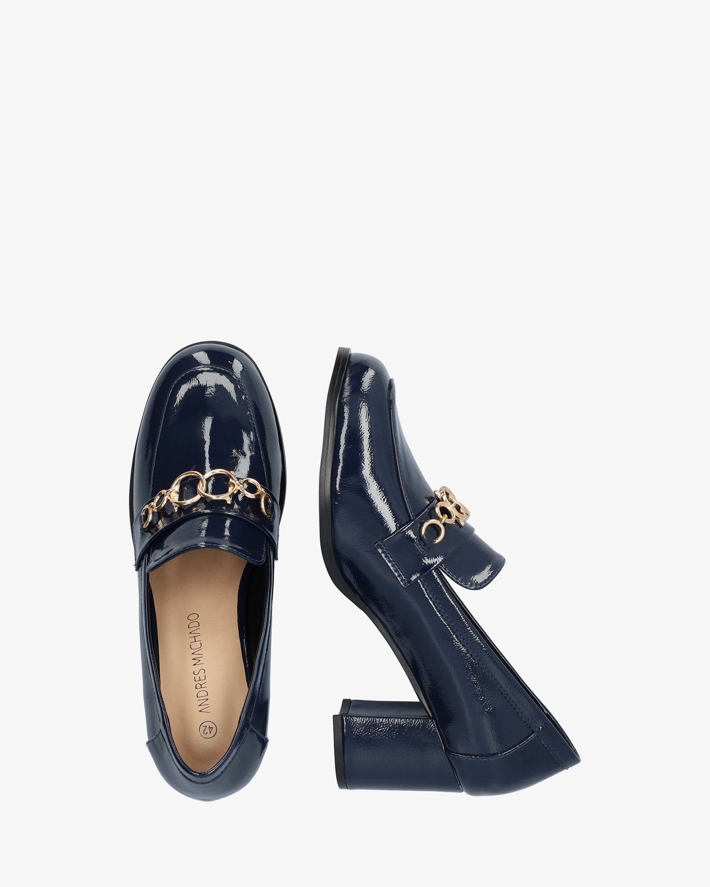 Mocasín charol azul marino con tacón