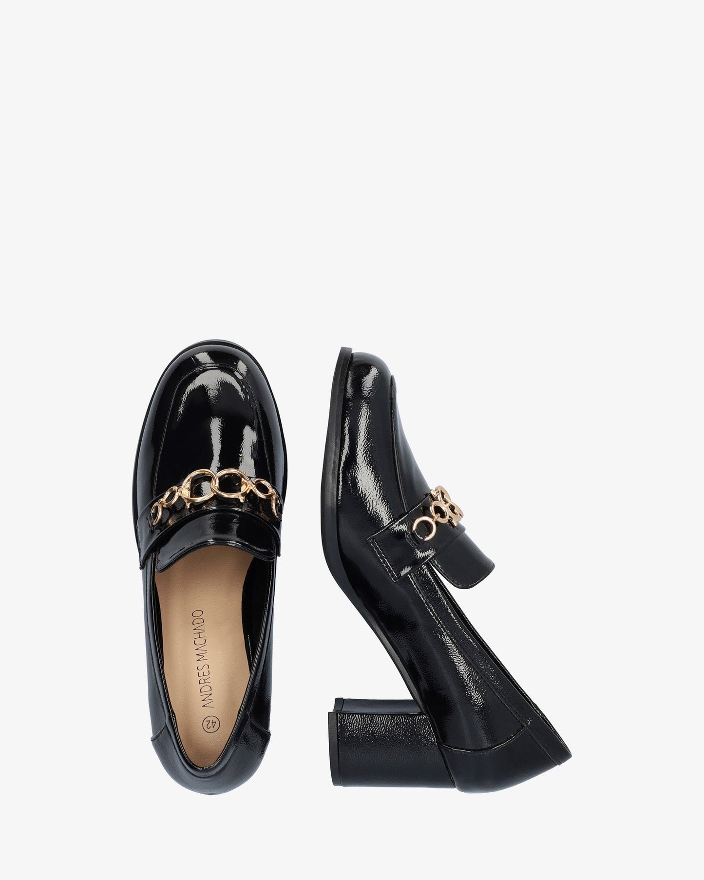 Mocasín charol negro con tacón