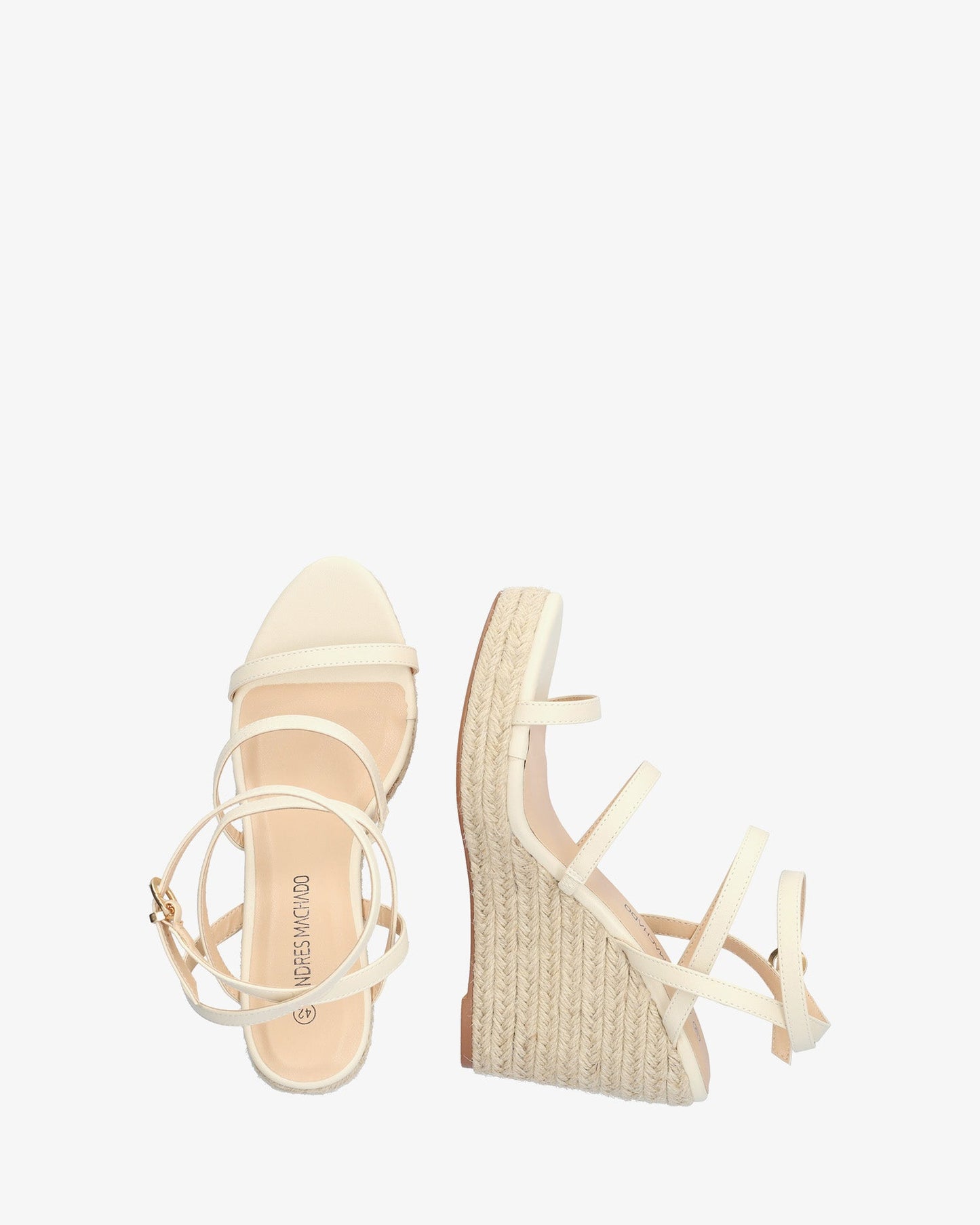 Sandalia en soft beige con cuña en yute