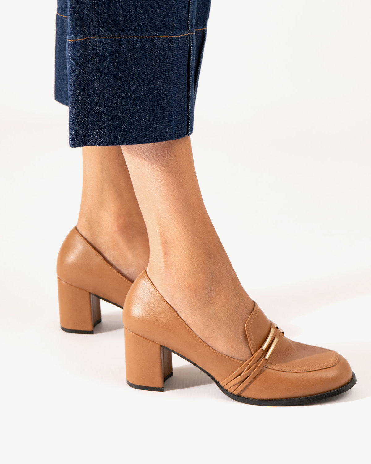 Mocasín con tacón en soft camel