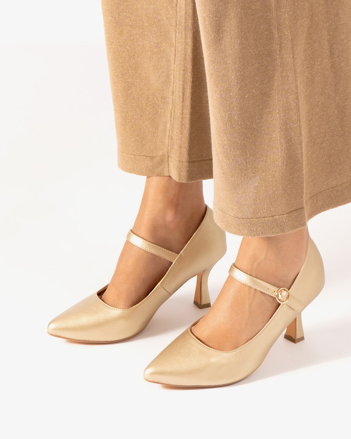 Mary jane con tacón kitten heel en soft oro