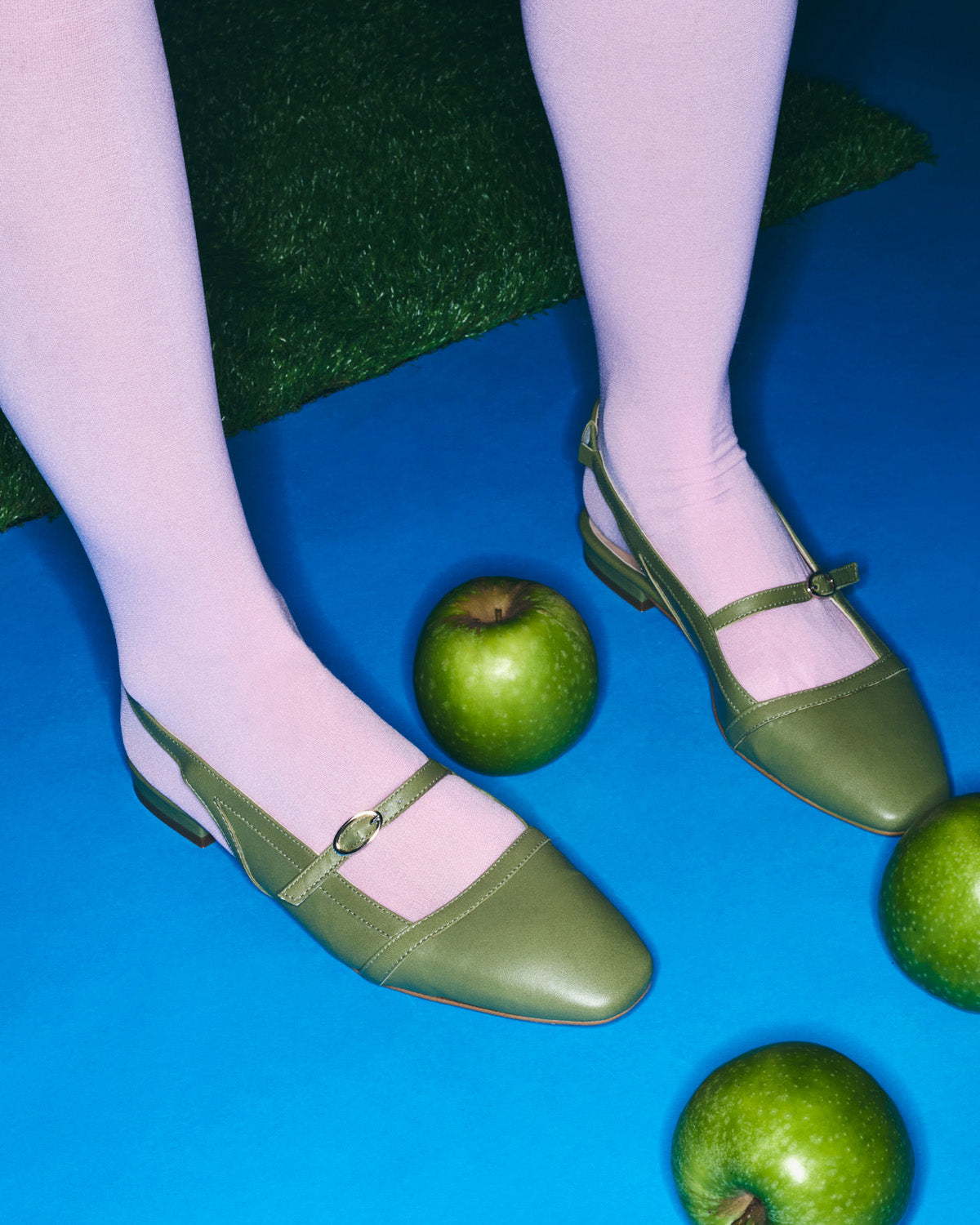 Bailarina plana destalonada en piel verde