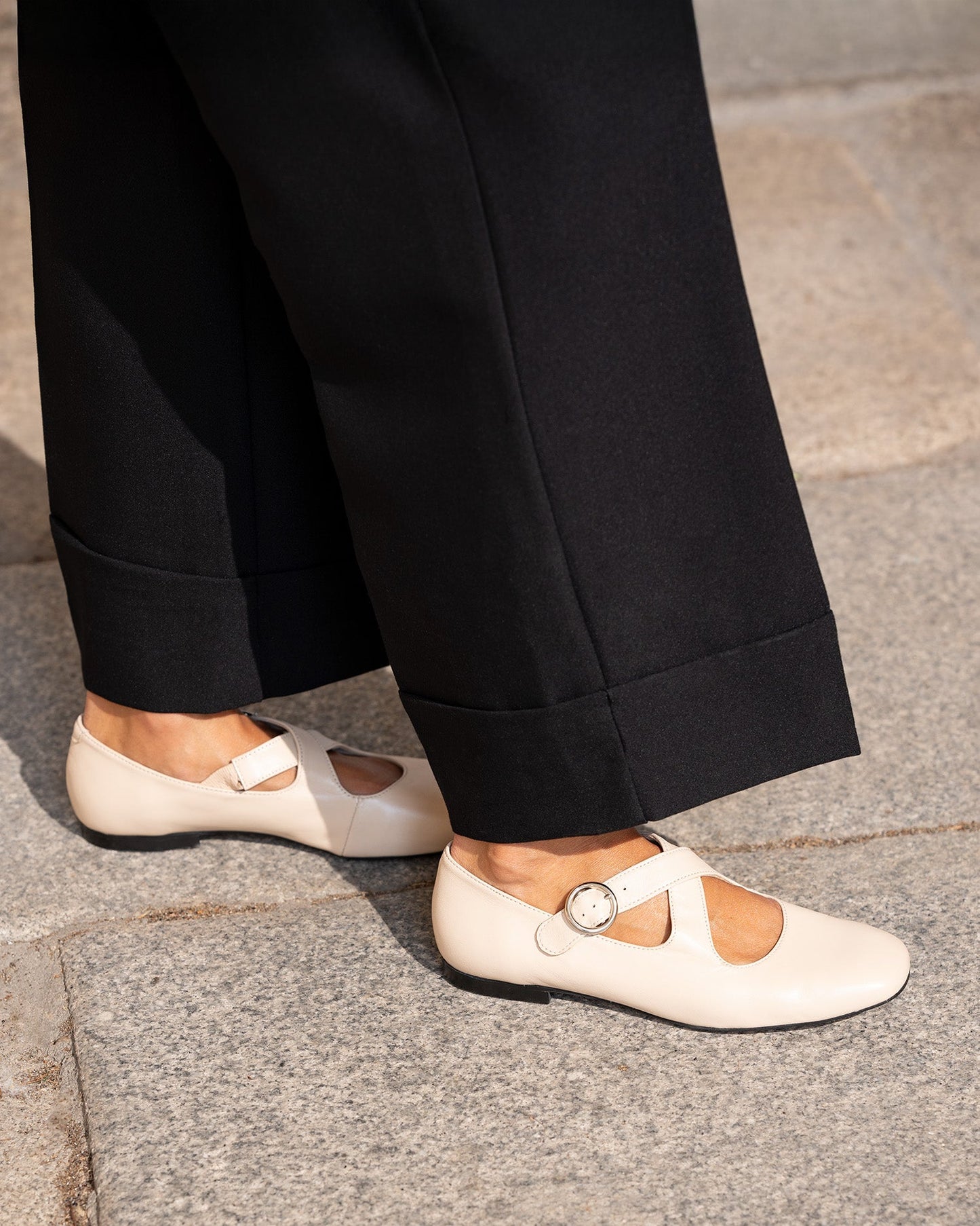 Ivory leather flat ballerina flat