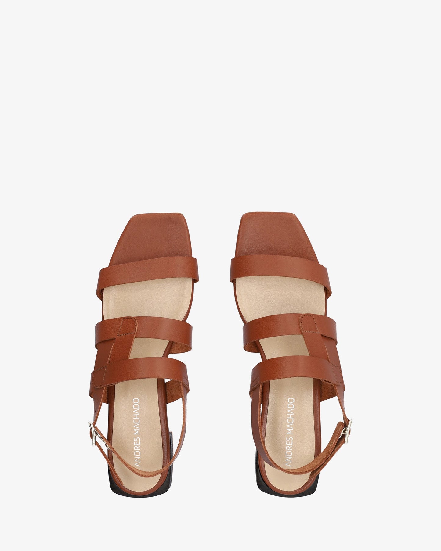 Flat sandal in brown leather