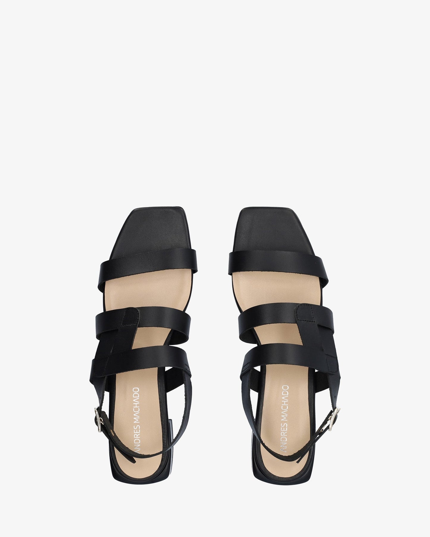 Flat sandal in black leather