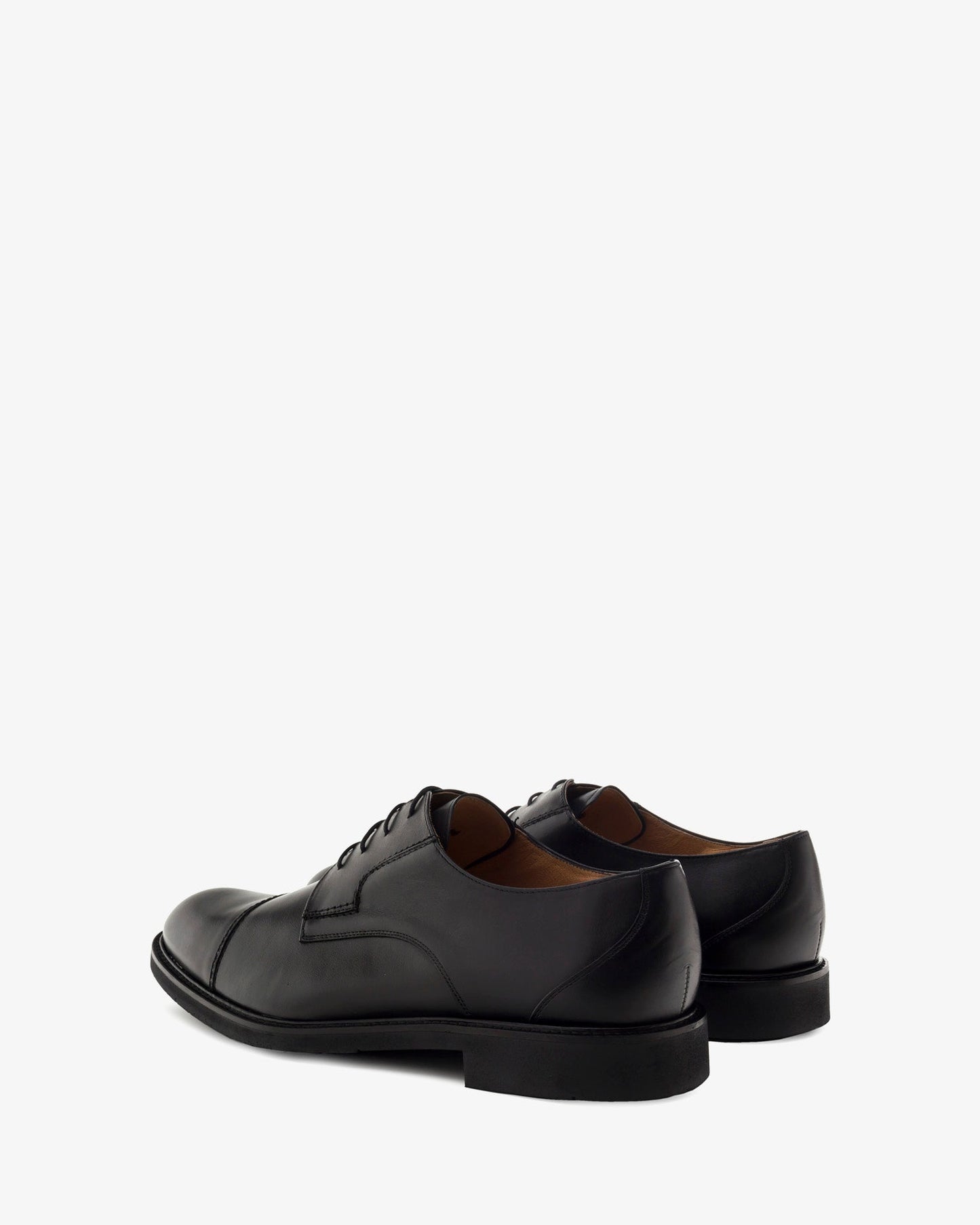 Zapato de piel color negro