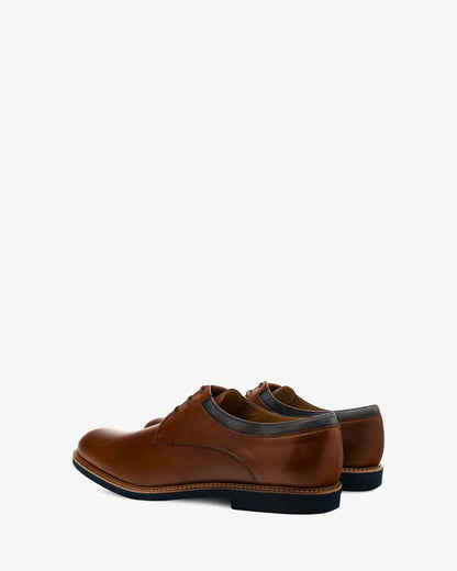 Zapatos estilo blucher en marron