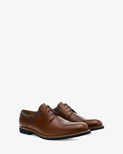 Zapatos estilo blucher en marron