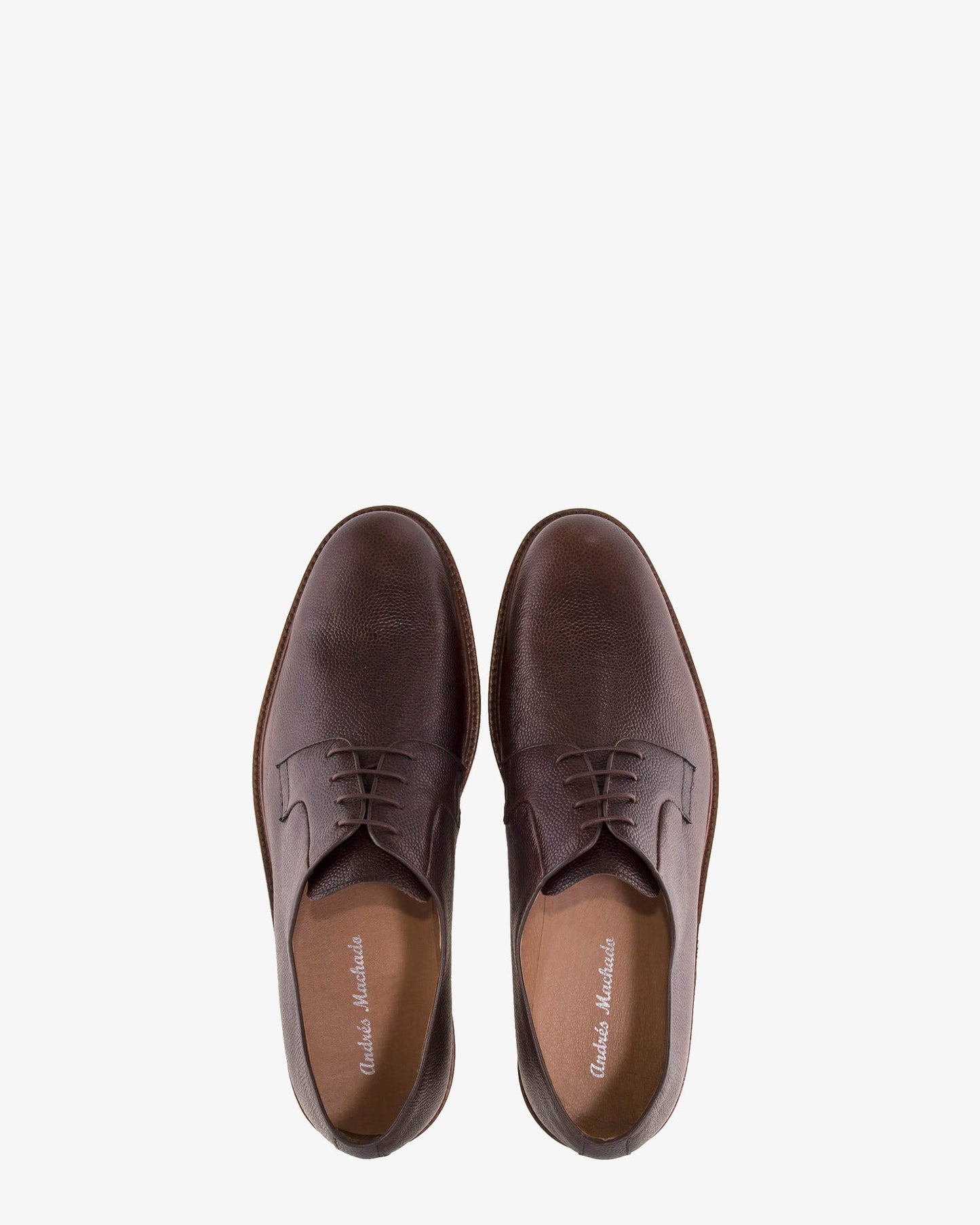 Zapato de piel color marron