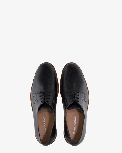 Zapato de piel color negro