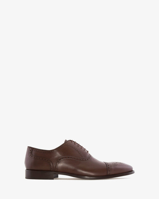 Zapatos estilo oxford en piel marrón
