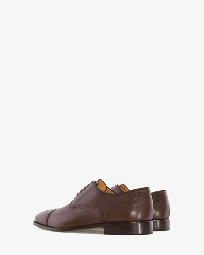 Zapatos estilo oxford en piel marrón