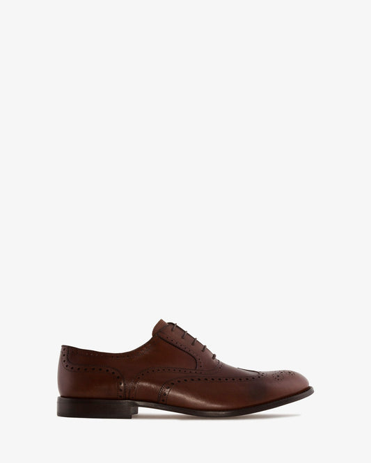 Zapato de caballero estilo oxford en piel caoba