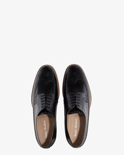 Oxford style shoe in black leather