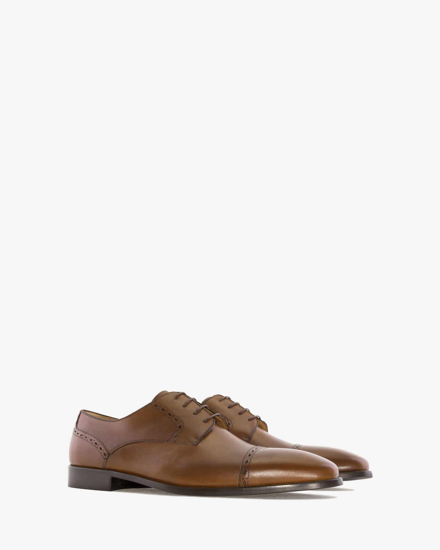 Zapatos en piel color caoba