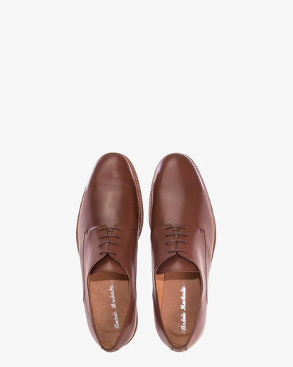 Zapato en cuero marron