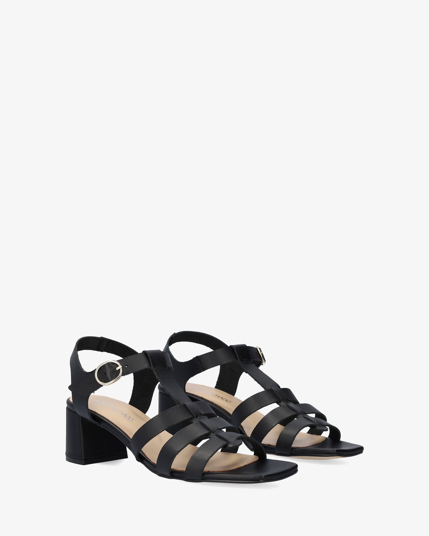 Sandalia con tacón en piel negro