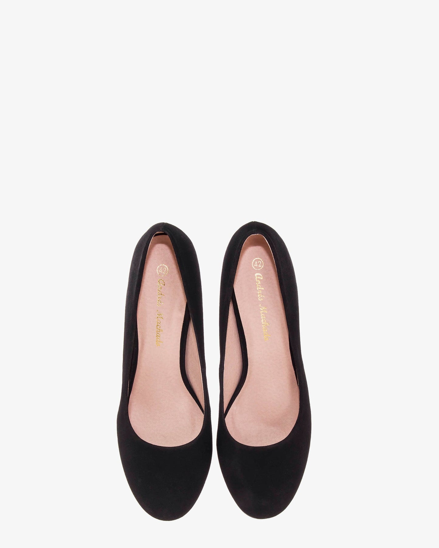 Zapatos de salón retro en simil nobuck negro