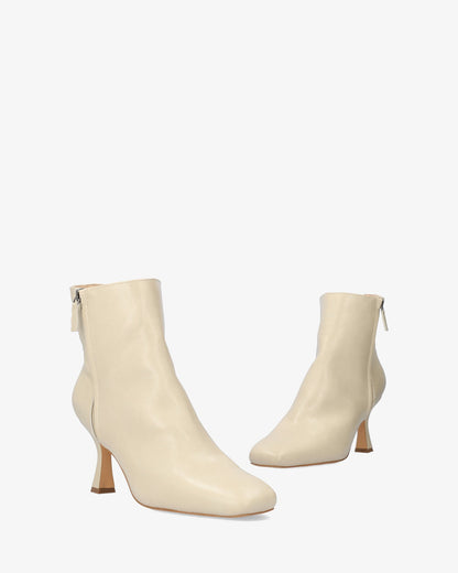 Boot in soft cream