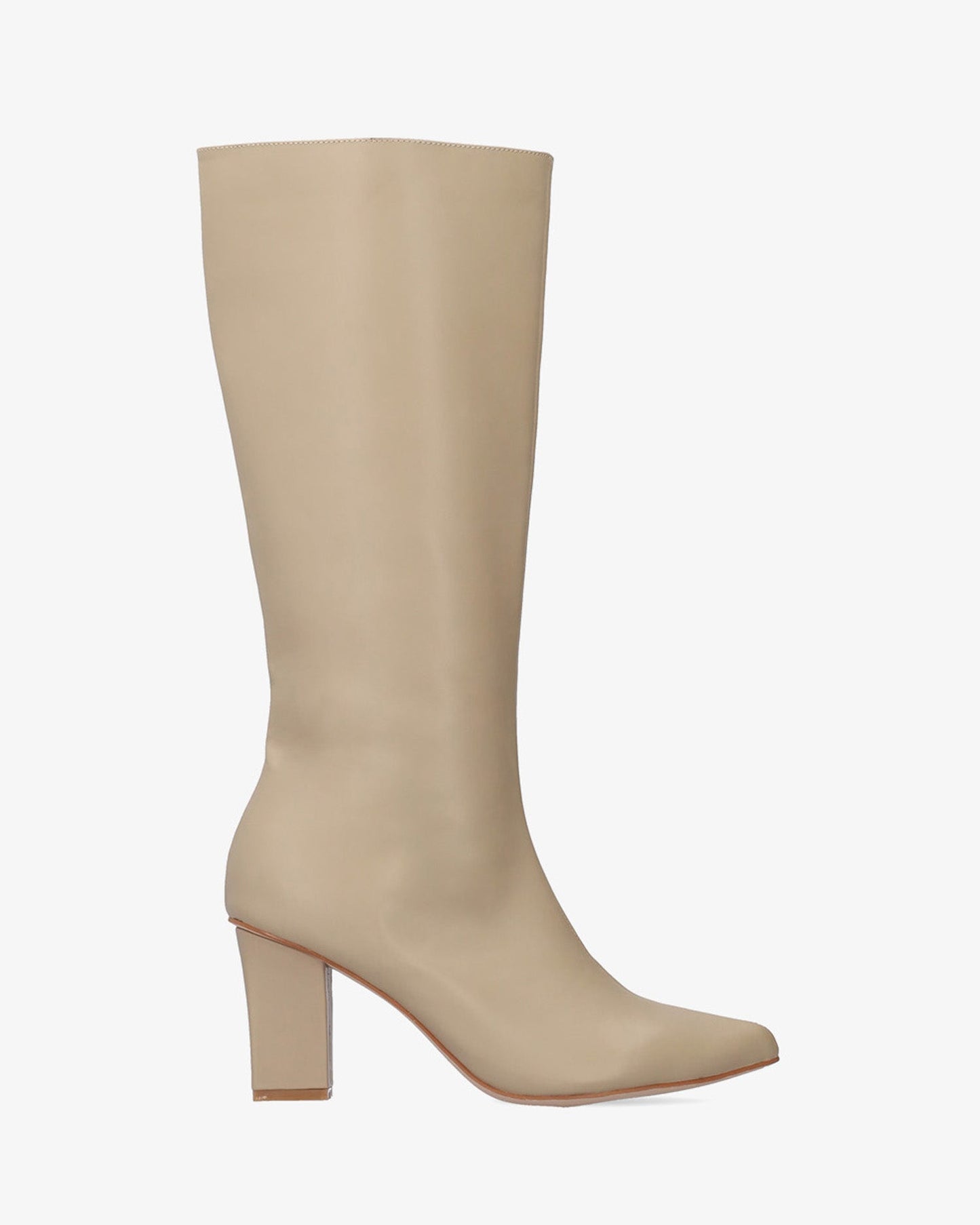 Heeled boot in soft beige