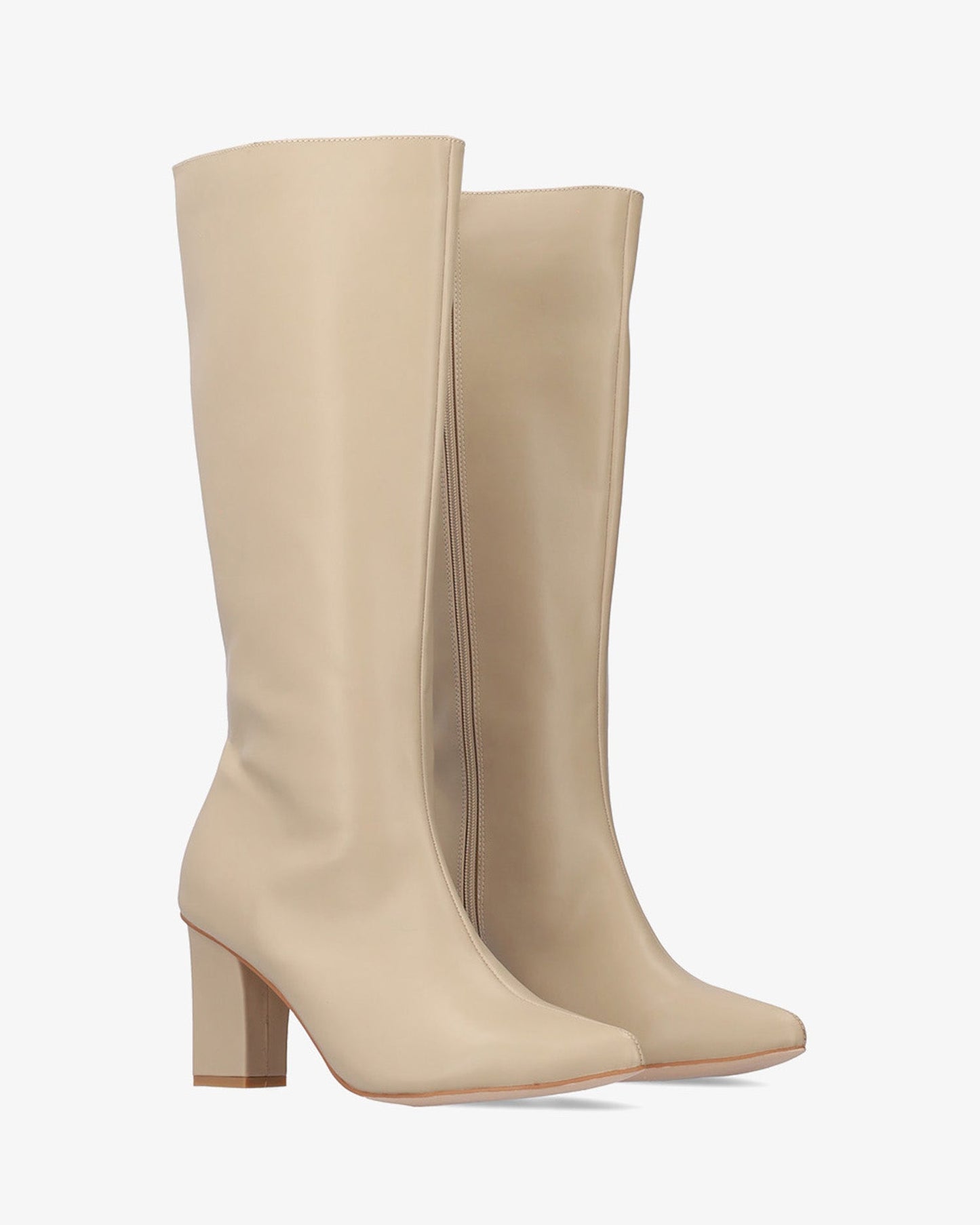 Heeled boot in soft beige