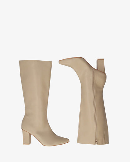 Heeled boot in soft beige