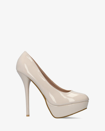 Beige patent leather court shoe with a 14 cm heel