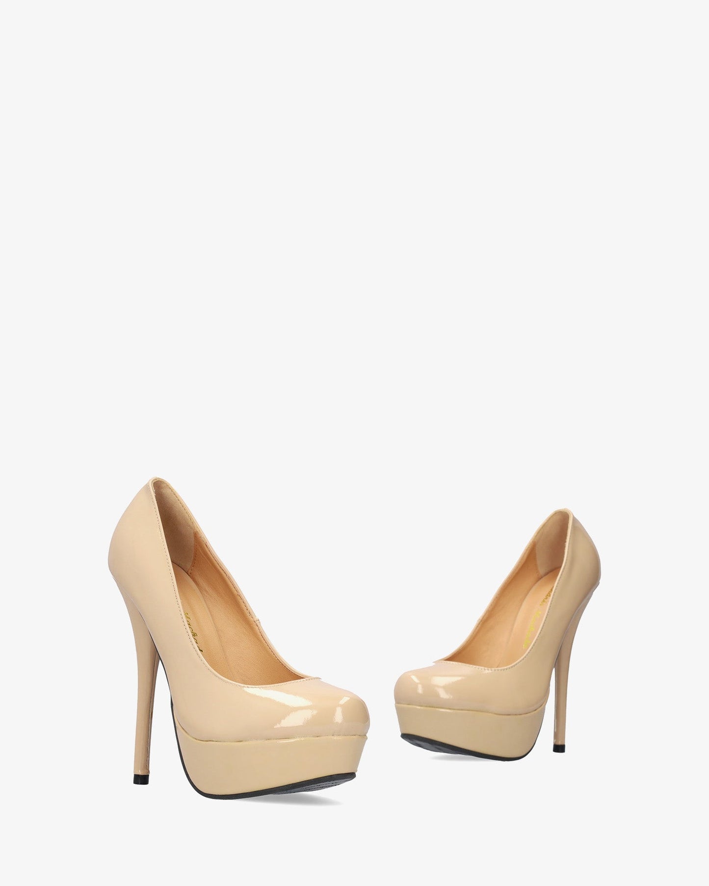 Tan patent leather court shoe with a 14 cm heel