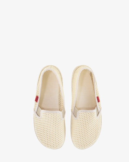 Miticas zapatillas de rejilla beige con suela de goma y yute
