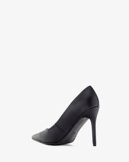 black soft heeled pump