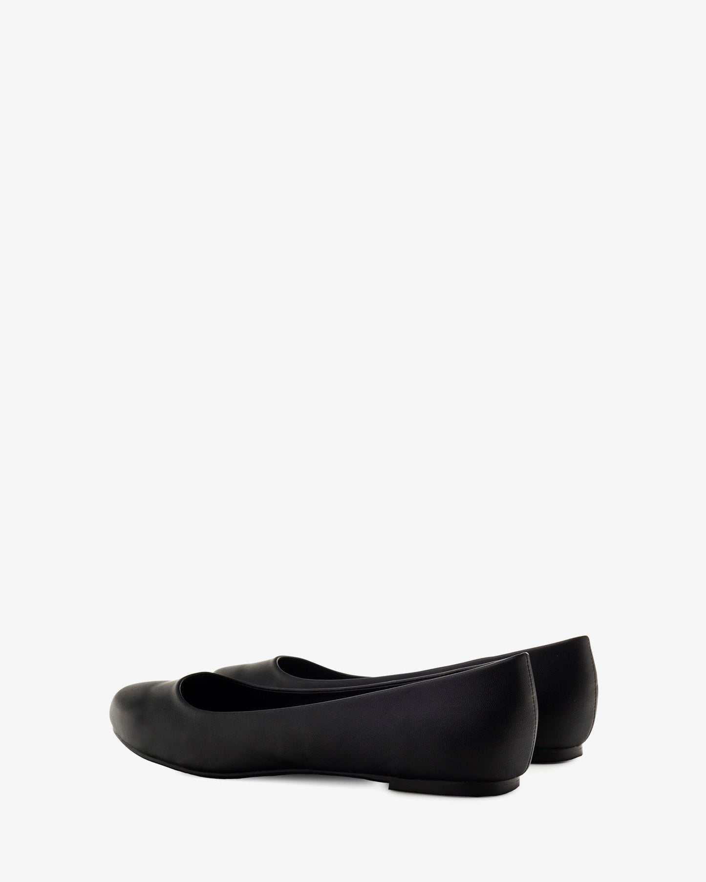 Classic ballet flats in soft black