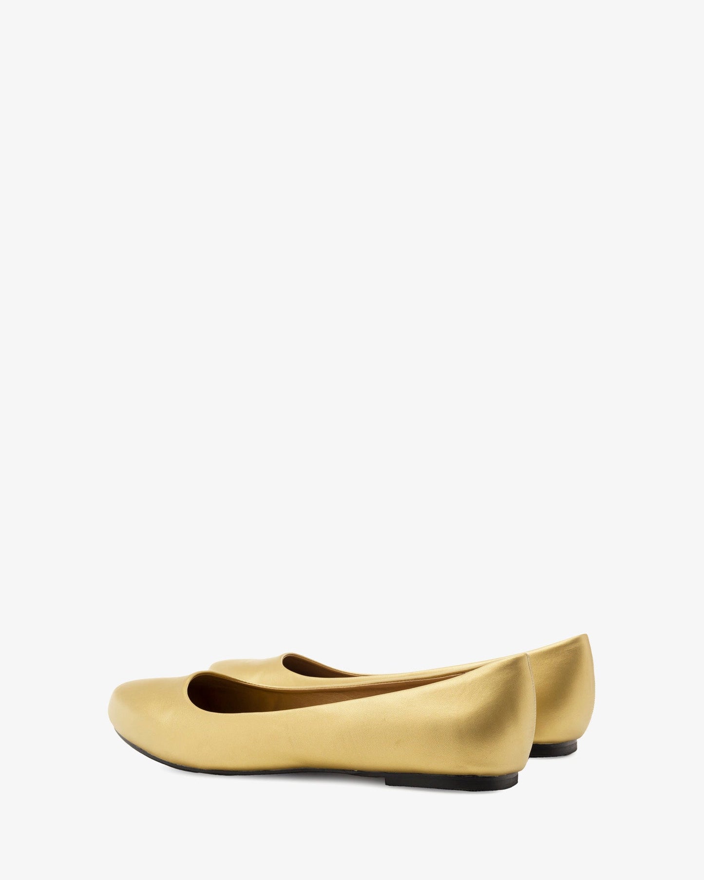 Classic ballet flats in soft gold