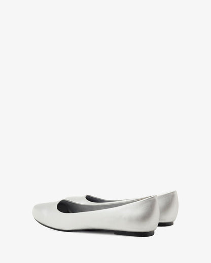Classic ballet flats in soft silver