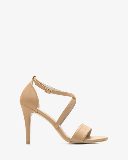 Soft heeled sandal with makeup