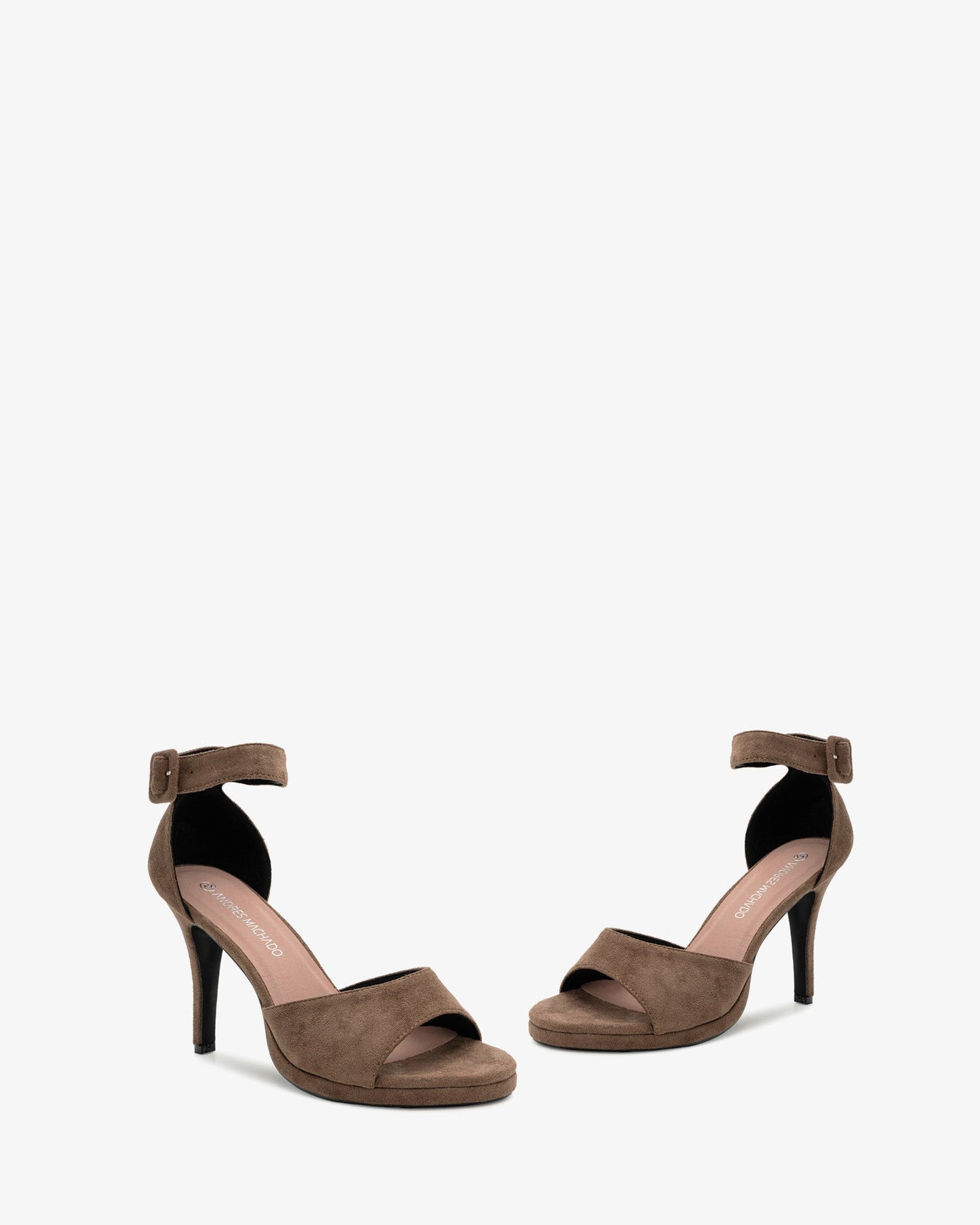 Sandalias en símil ante de color tierra