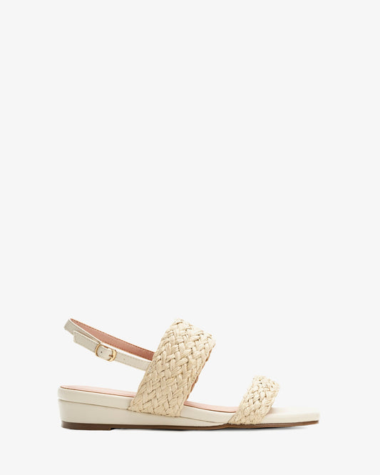 Sandalia trenzada en soft beige