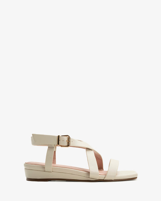 Sandalia tipo romana en soft beige