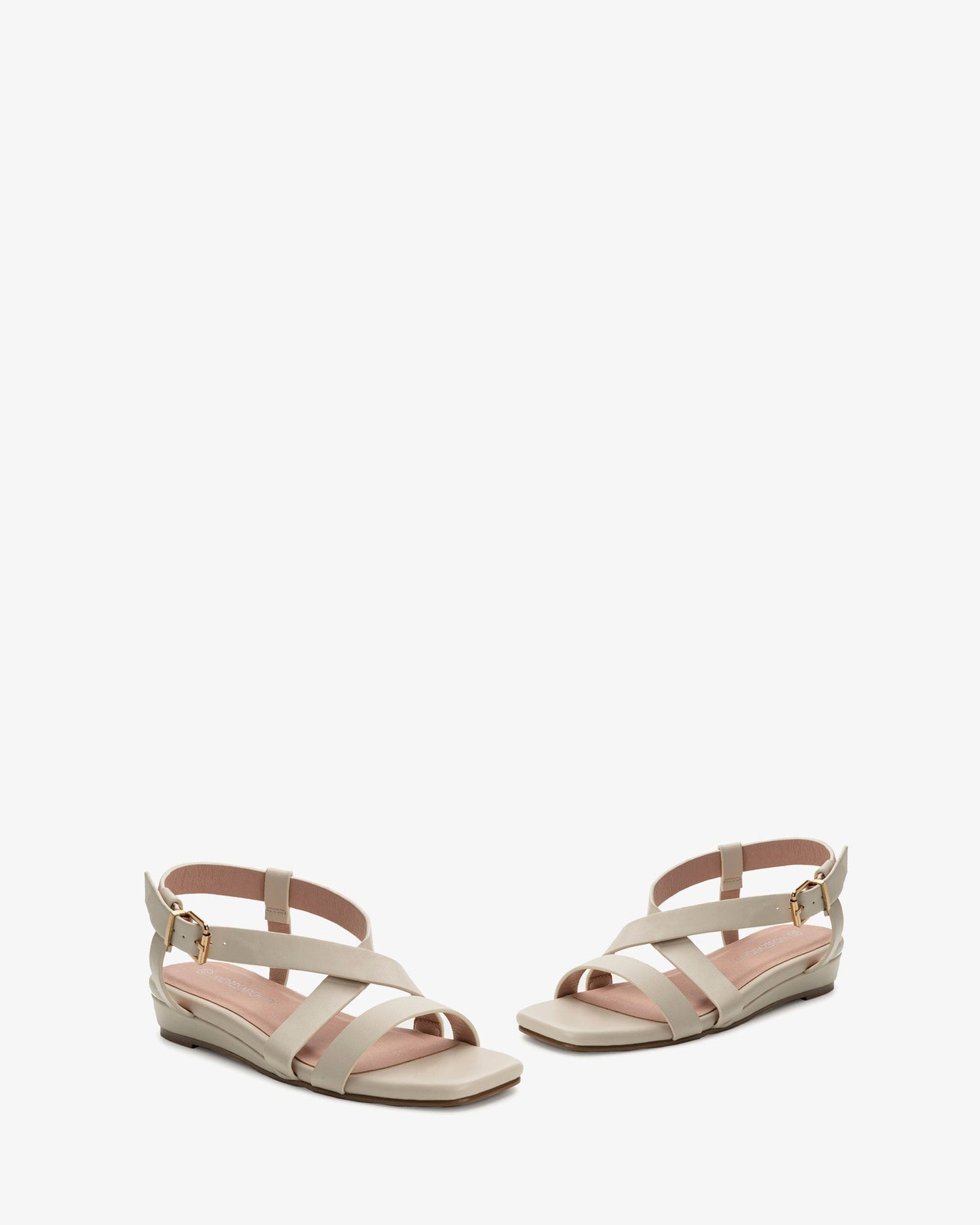 Sandalia tipo romana en soft beige