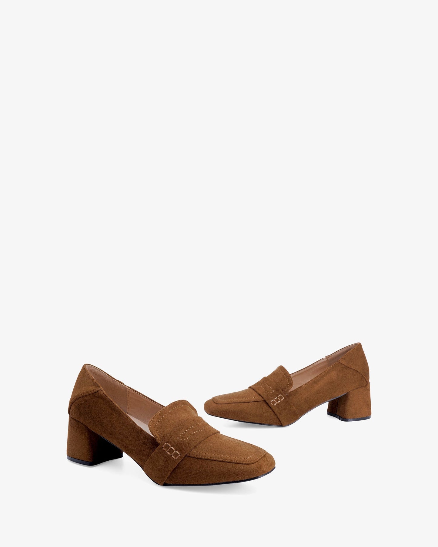 Mocasín tacón ante camel