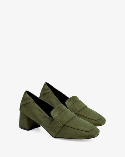 Mocasín tacón ante kaki