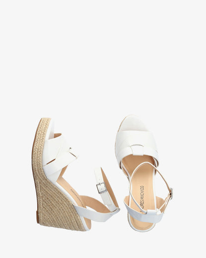 Alpargata en soft blanco con cuña en yute