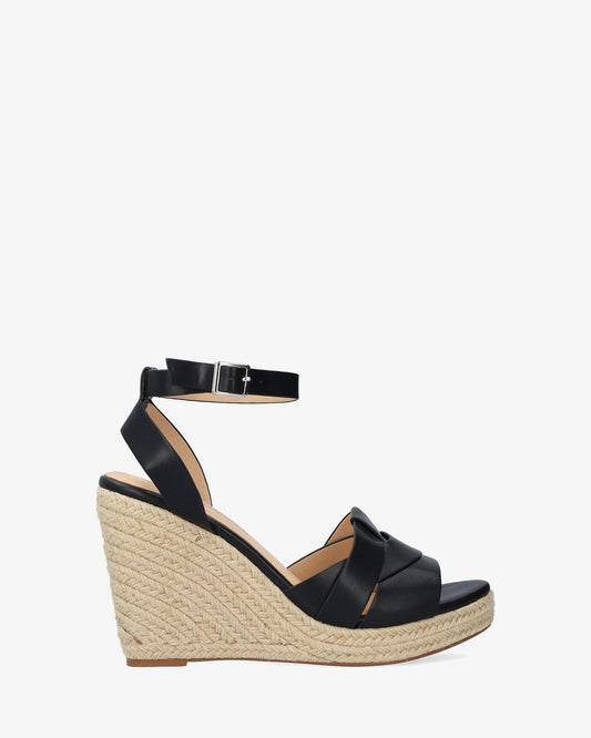 Alpargata en soft negro con cuña en yute