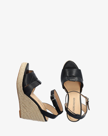Alpargata en soft negro con cuña en yute